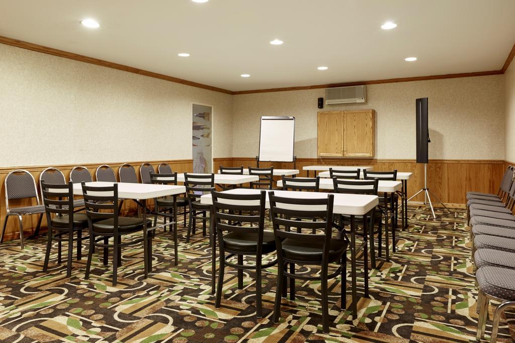 فندق Ramada By Wyndham أبوتسفورد المظهر الخارجي الصورة
