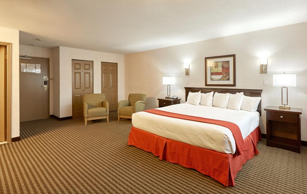 فندق Ramada By Wyndham أبوتسفورد المظهر الخارجي الصورة