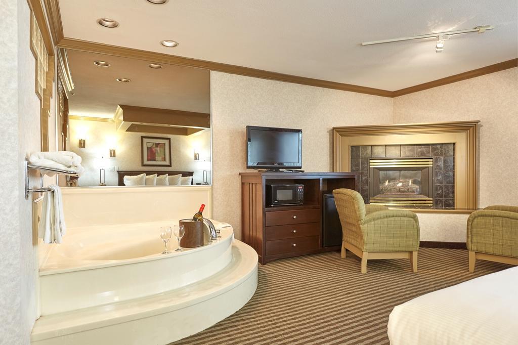فندق Ramada By Wyndham أبوتسفورد المظهر الخارجي الصورة