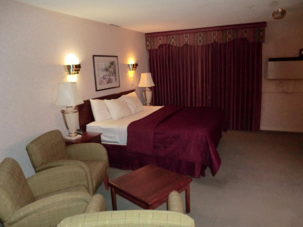 فندق Ramada By Wyndham أبوتسفورد الغرفة الصورة