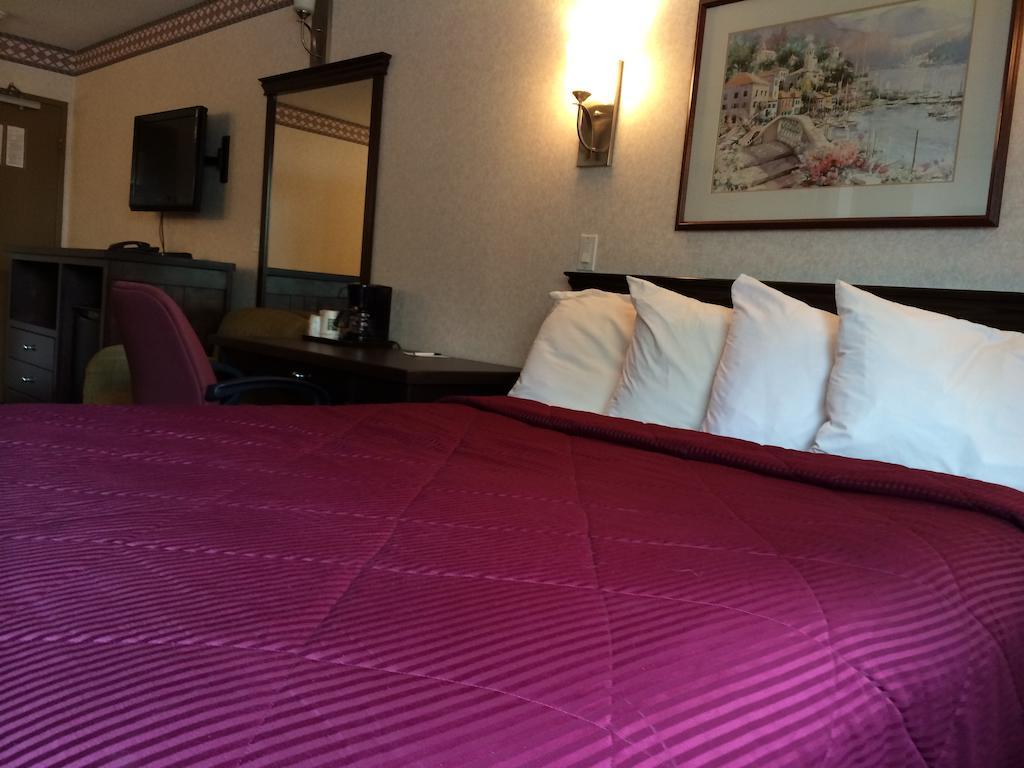 فندق Ramada By Wyndham أبوتسفورد الغرفة الصورة