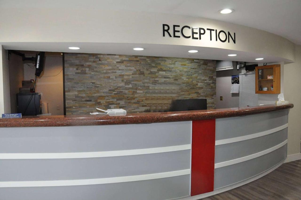 فندق Ramada By Wyndham أبوتسفورد المظهر الخارجي الصورة