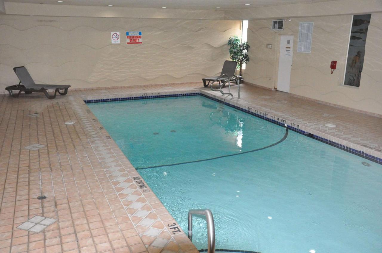 فندق Ramada By Wyndham أبوتسفورد المظهر الخارجي الصورة